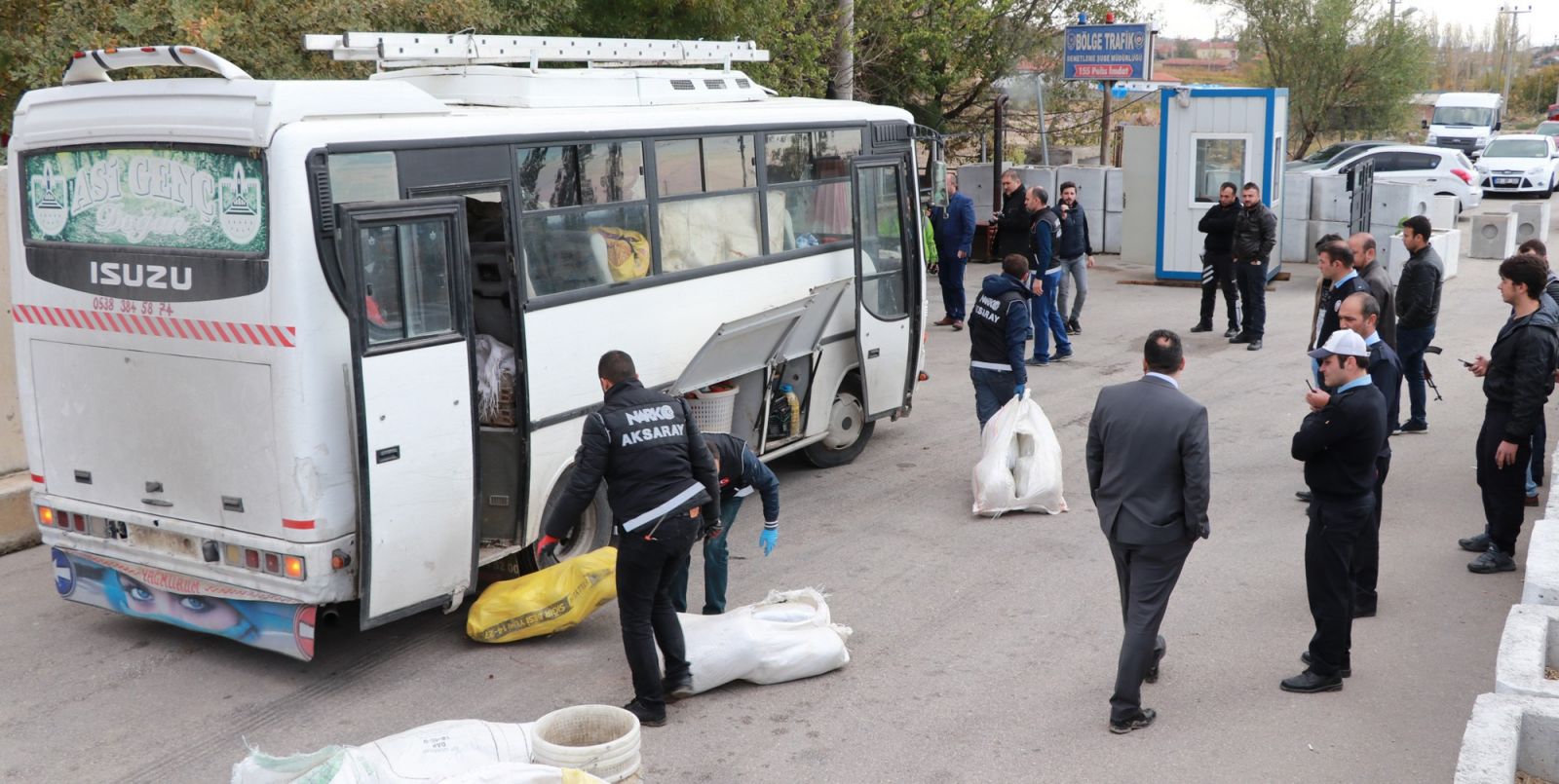 Suriyeliler 220 kilo esrarla yakalandı