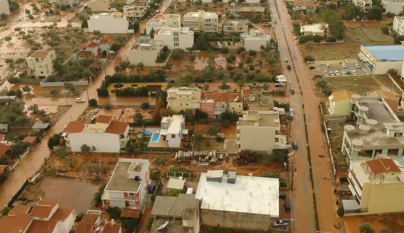 Yunanistan'da bilanço ağırlaşıyor