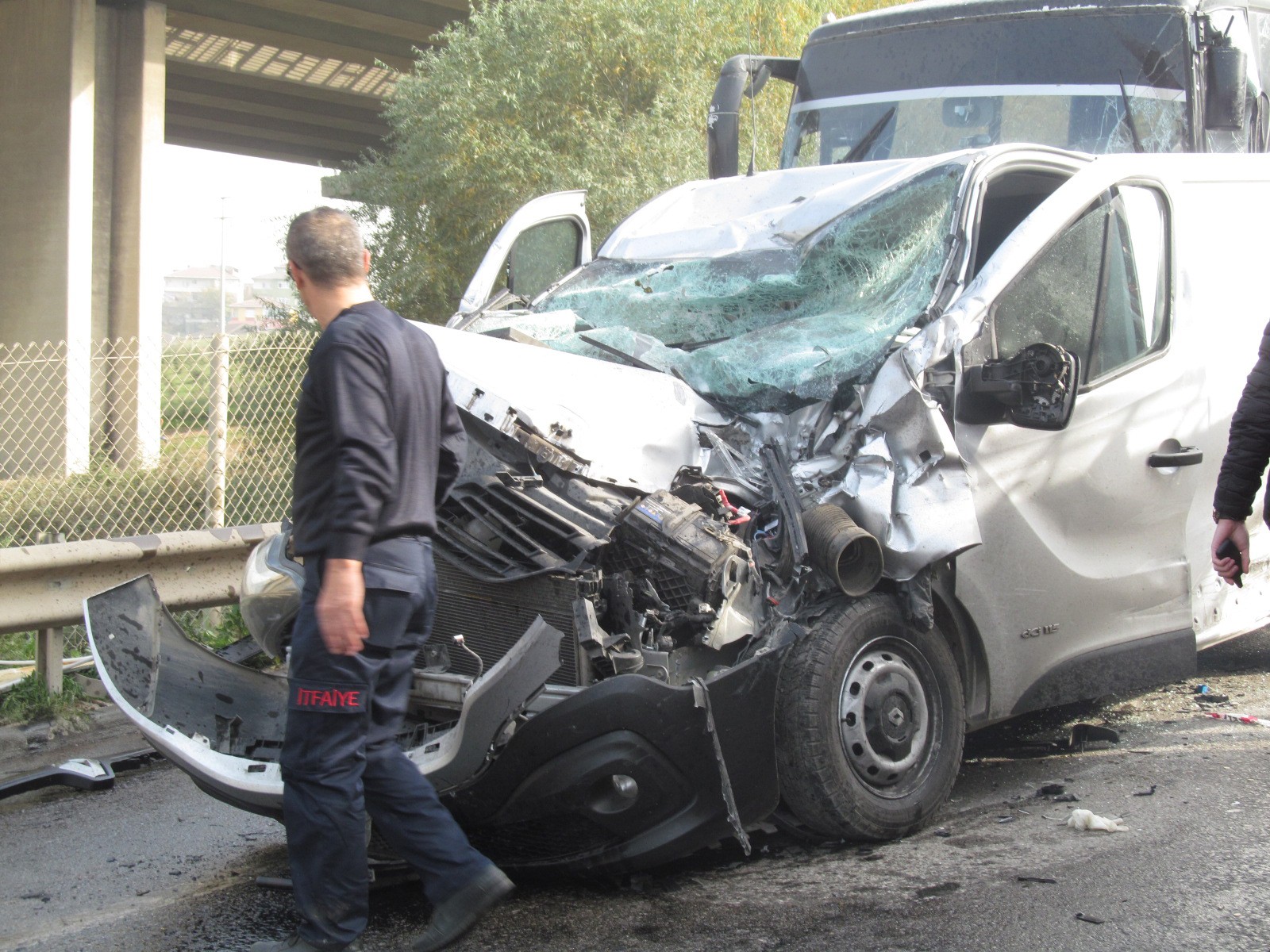 Gebze'de zincirleme kaza, ölü ve yaralılar var