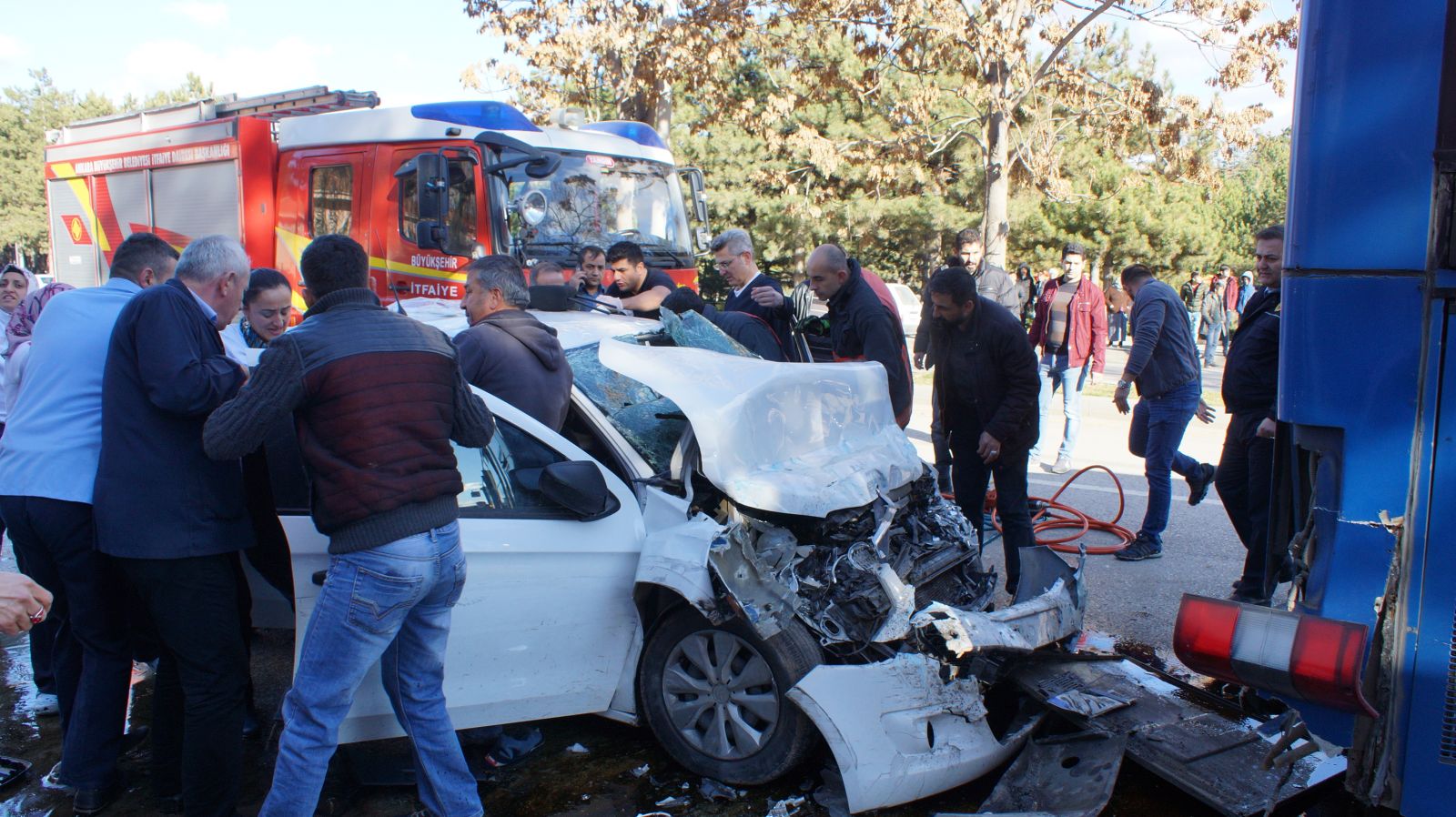 Ankara'da araba belediye otobüsü ile çarpıştı, 7 kişi yaralandı