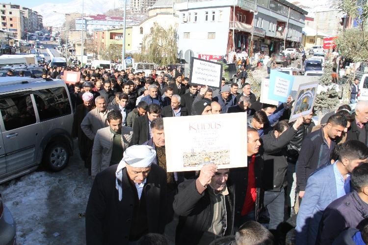 Hakkari’de ABD’ye tepki protestosu