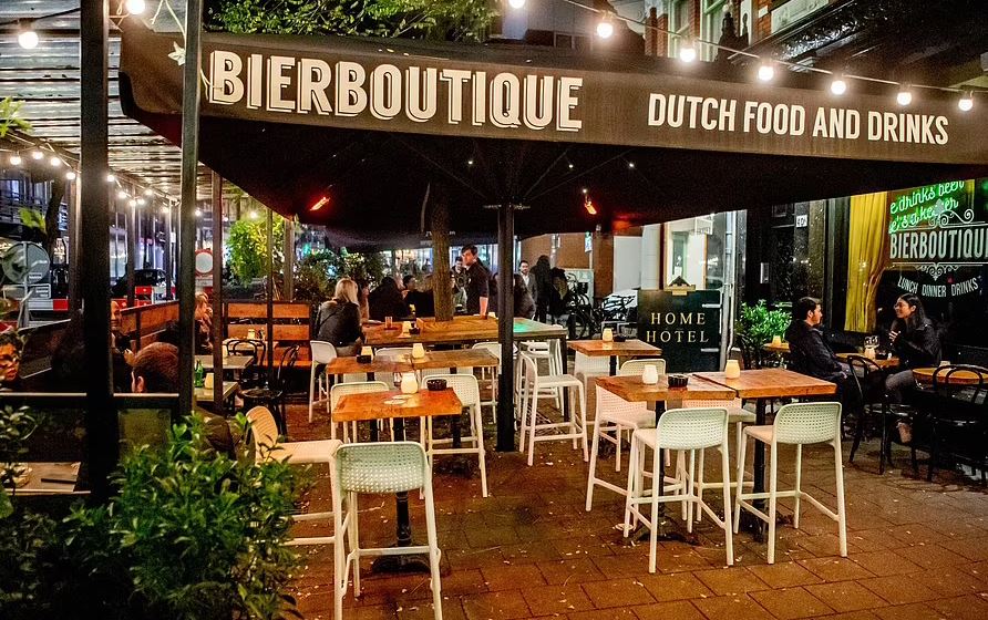 Hollanda’da kısmi kapanma sonrası sokaklar boşaldı