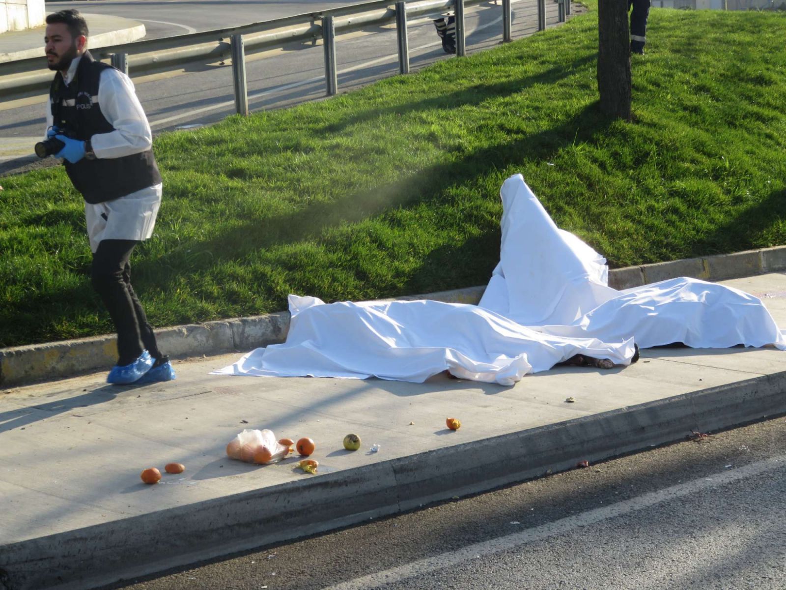 Son Dakika! Üsküdar'da otobüs durağa daldı: 3 ölü