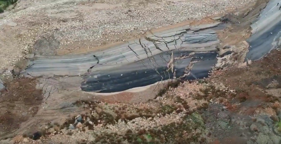 Antalya’nın Kumluca-Kemer karayolunda heyelan!