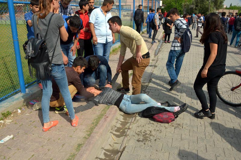 Adana'da liselilerin futbol maçı kanlı bitti!
