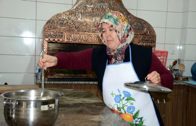 Eşi yapamazsın dedi, önce sera sonra lokanta açtı