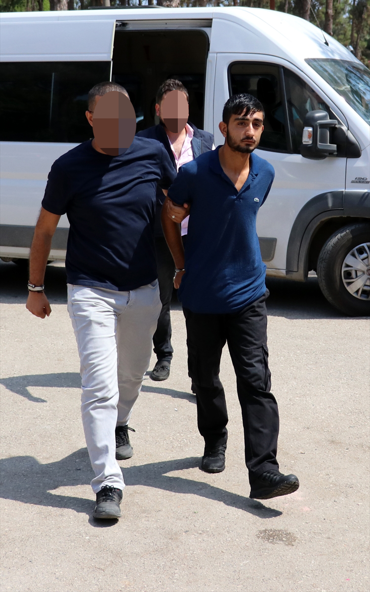 Yüzü kapalı bildiri okuyan teröristler yakalandı