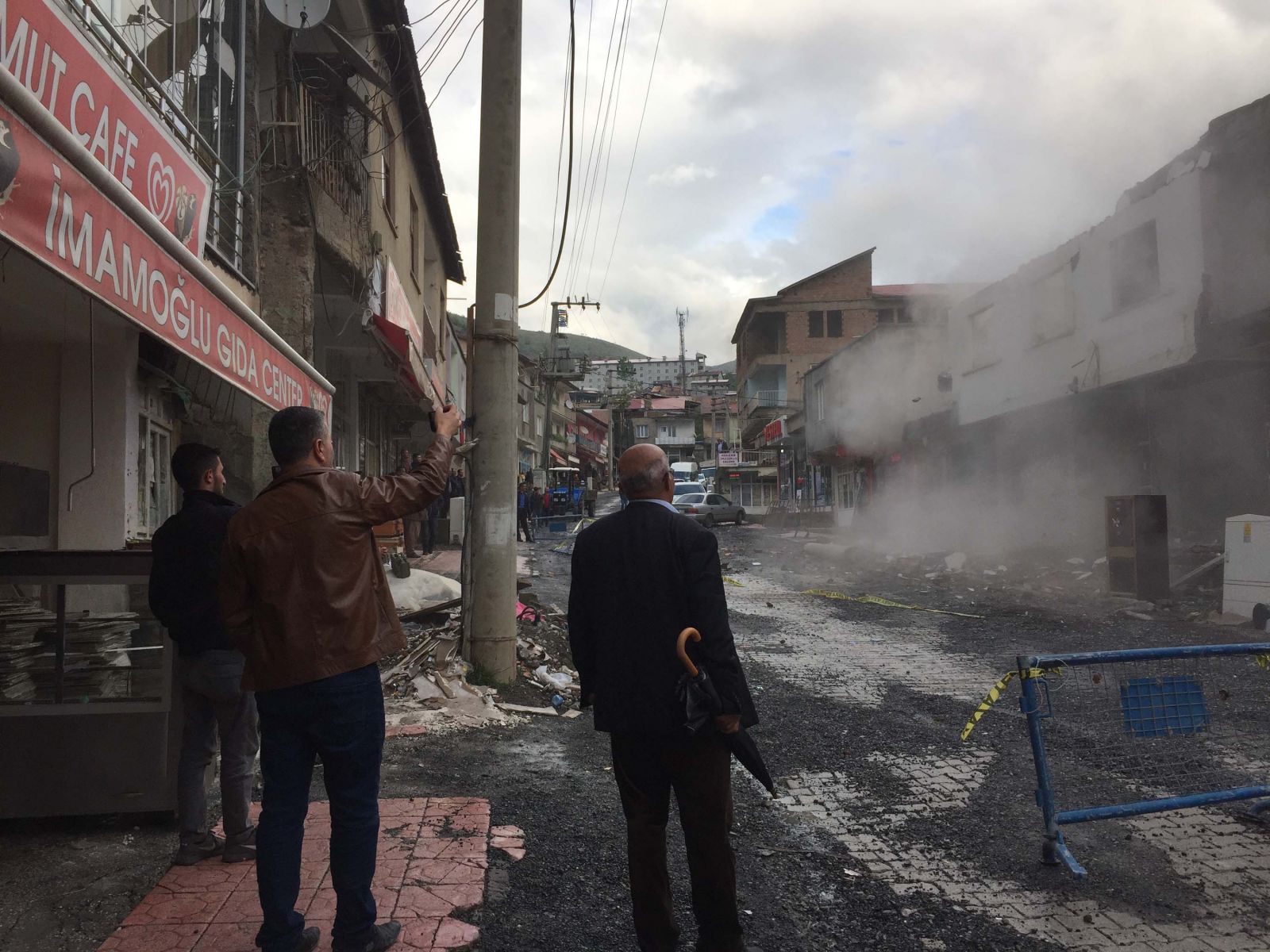 Şırnak'ta cami ve minaresi böyle yıkıldı