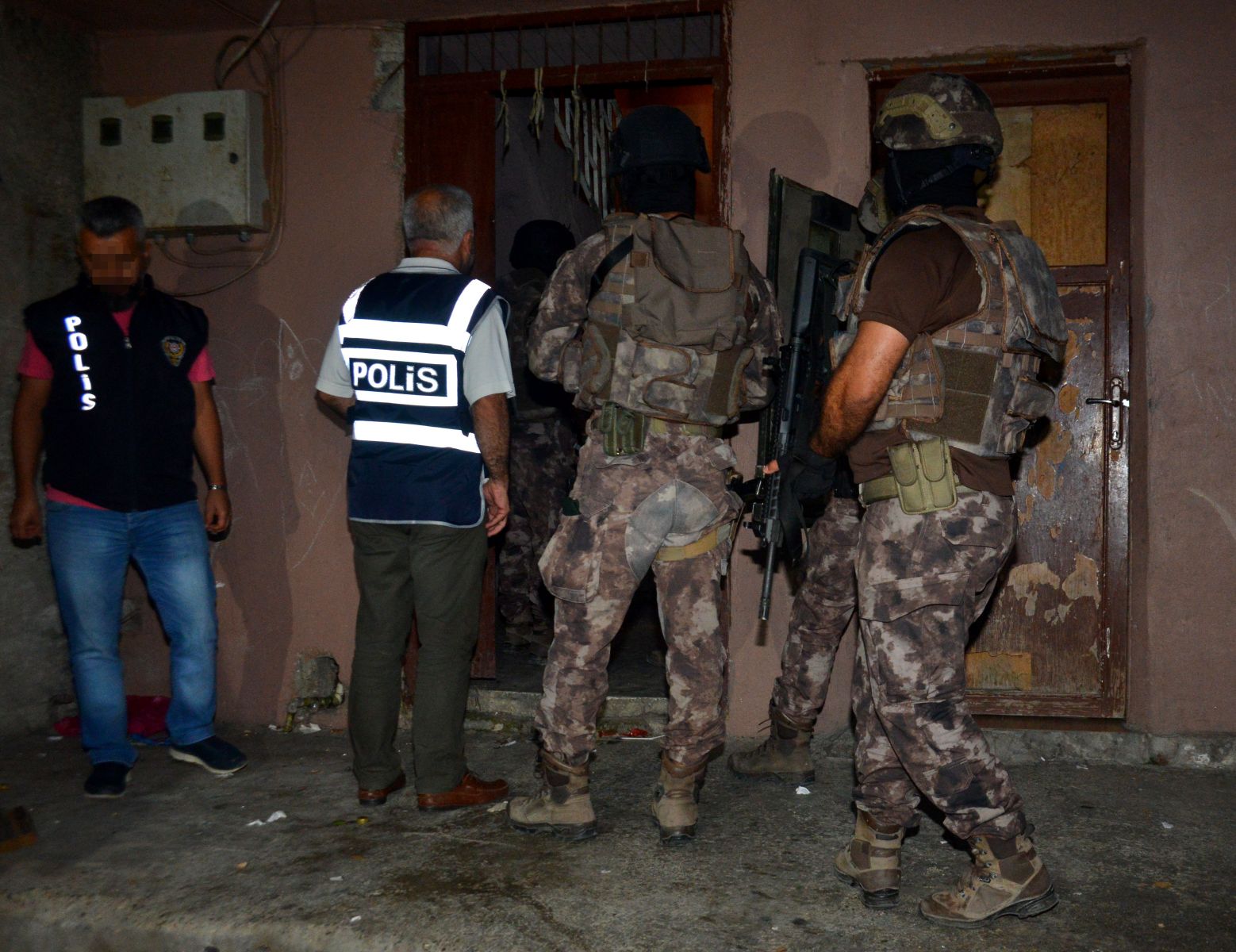Adana'da şafak vakti DEAŞ'a operasyon