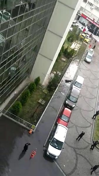 Hastane çatısında dehşet! Bir anda boşluğa atladı