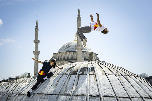 Ünlü sporcular Kapalıçarşı'da şov yaptı