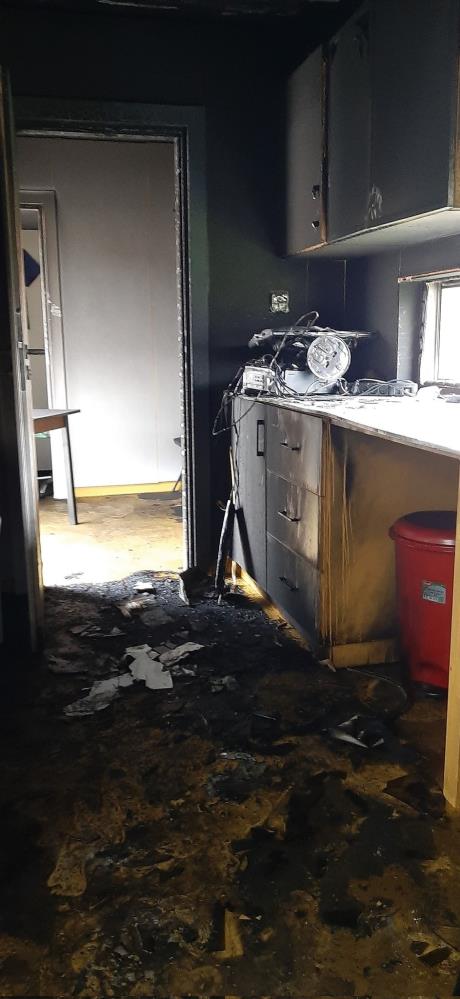 Polonya’da aşı merkezini kundakladılar