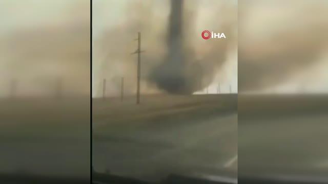 Rusya’da yangın sırasında hortum çıktı! Korku dolu anlar kameralara yansıdı