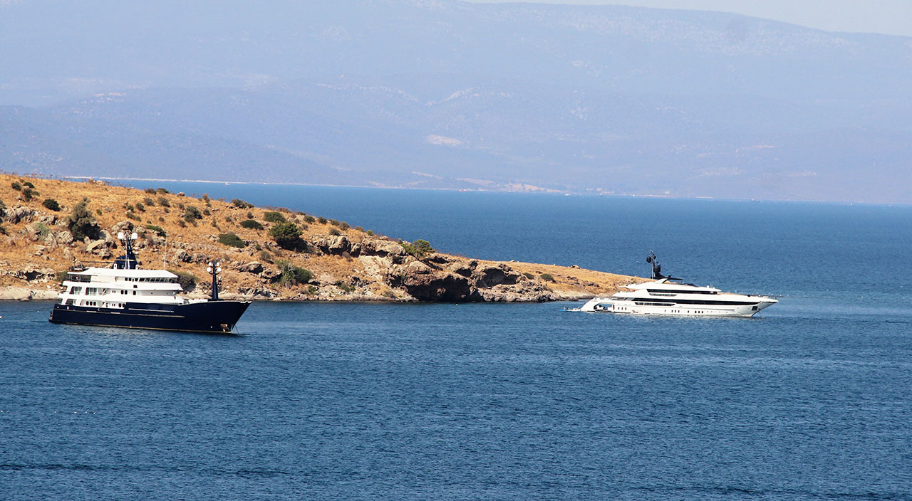 İçinde yok yok! 400 milyon dolarlık yat 3 aydır Bodrum'da