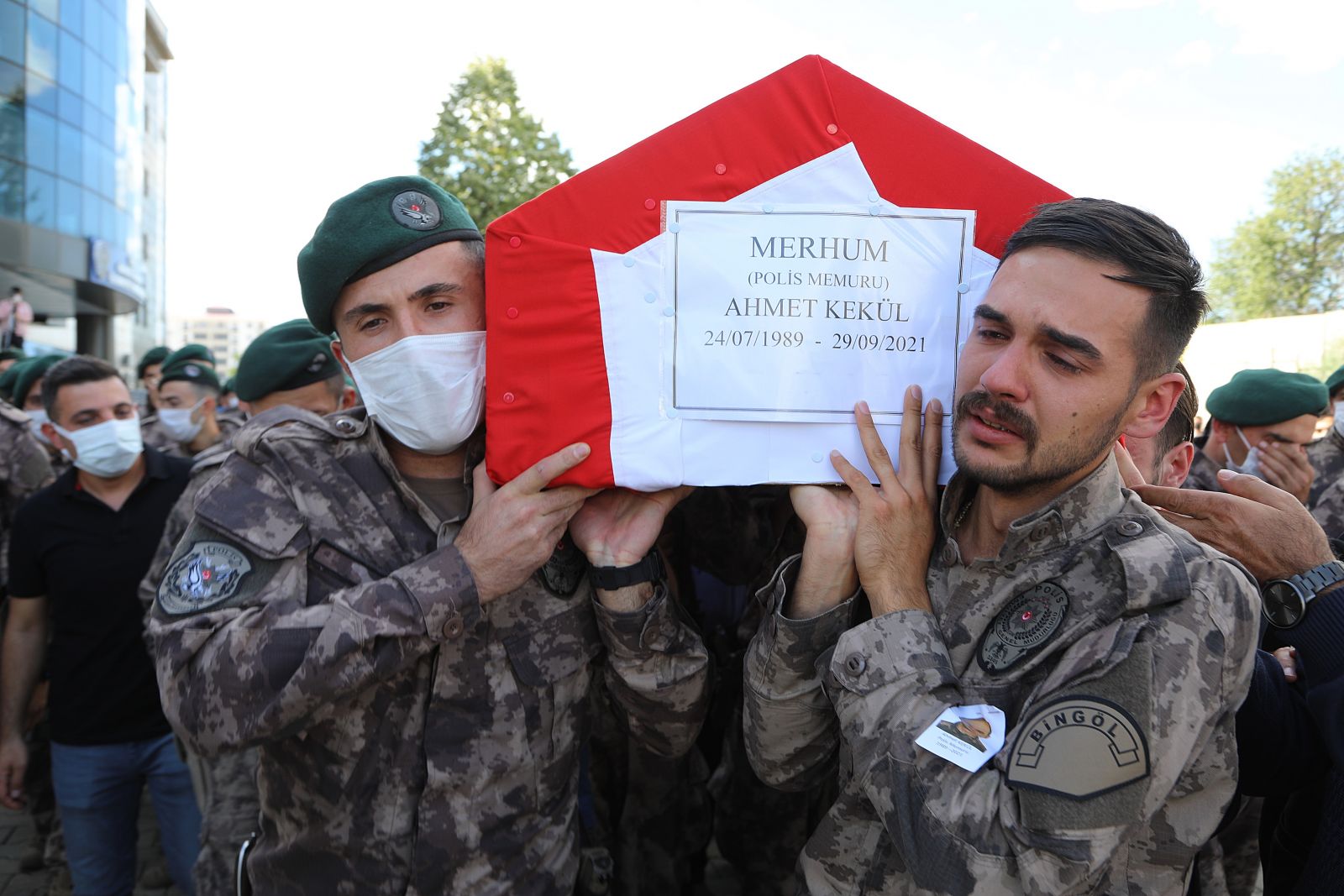 Bingöl'de evinde bıçaklanarak öldürülen polisin karısı tutuklandı