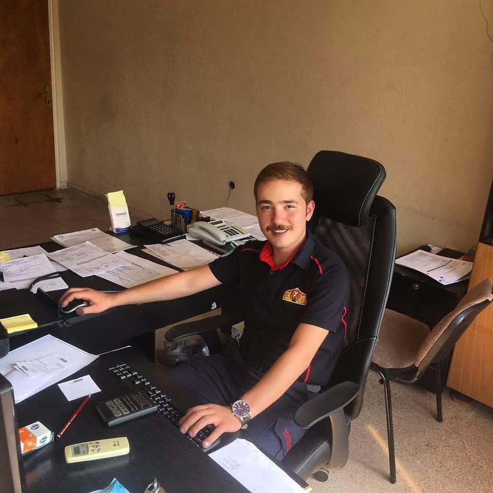 Son yolculuğuna itfaiye aracıyla yollandı