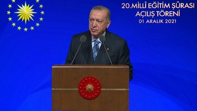 Cumhurbaşkanı Erdoğan müjdeyi verdi: Öğretmen ayrımını kaldırıyoruz