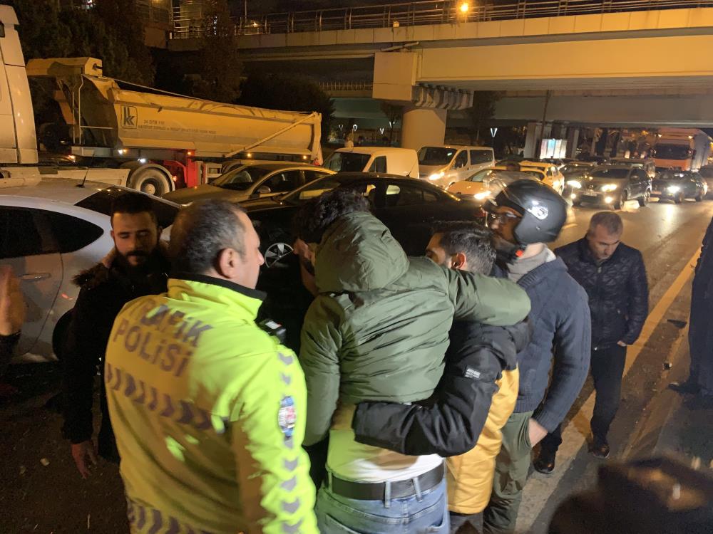 Zeytinburnu’nda feci kaza, çok sayıda yaralı var