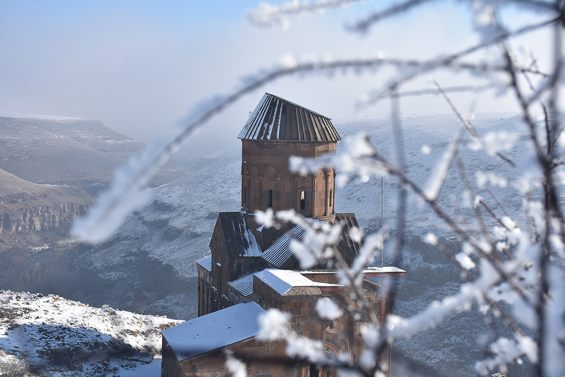 'Medeniyetler beşiği' Ani kar yağışıyla ayrı güzelliğe büründü