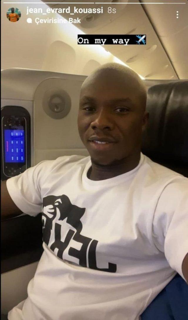 Trabzonspor’un yeni yıldızı Kouassi yola çıktı: Uçaktan kare paylaştı