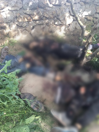 Şemsiyeyle kaçmaya çalışan 12 terörist öldürüldü