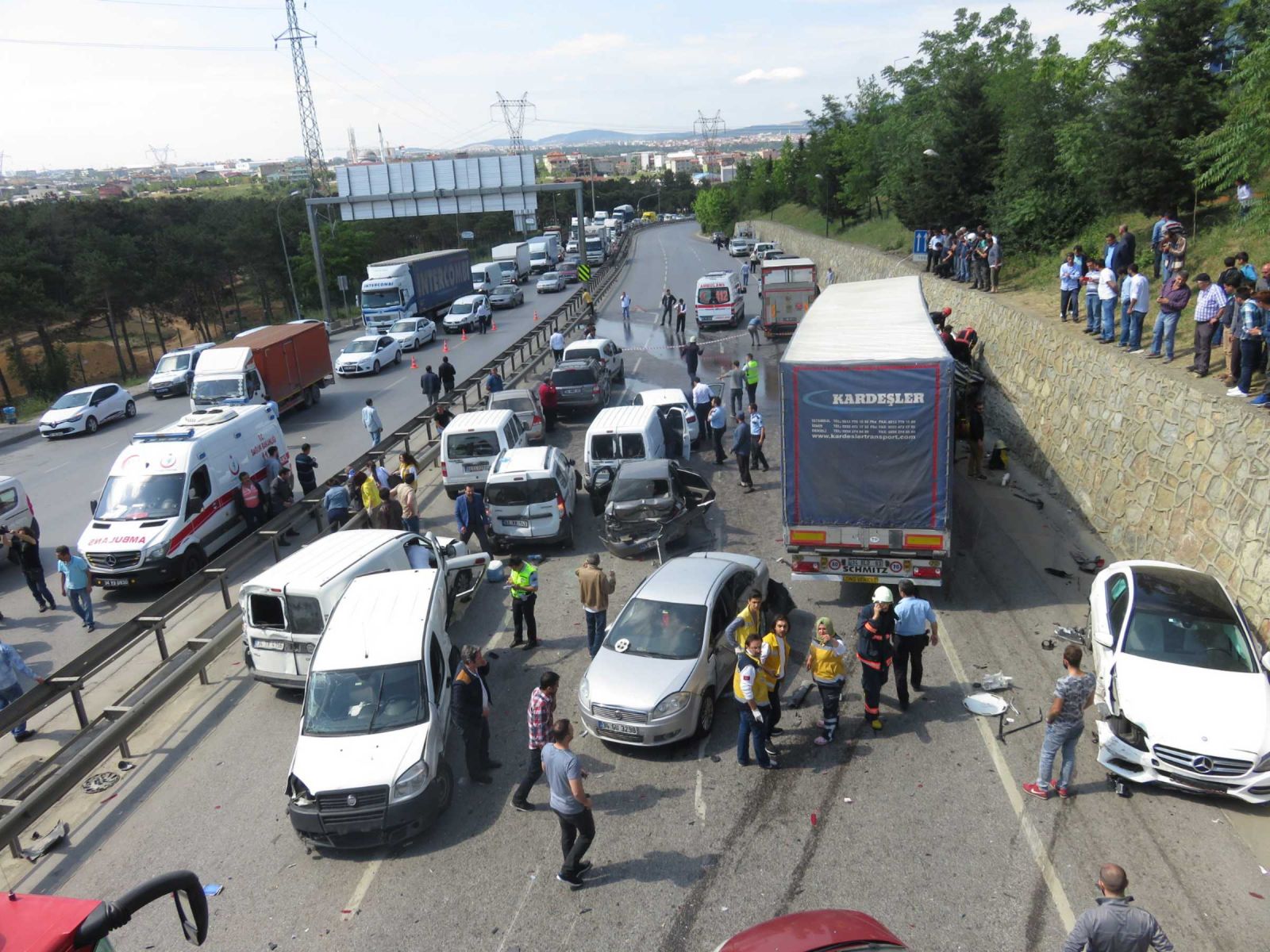 İstanbul’da TIR dehşeti, ölü ve yaralılar var