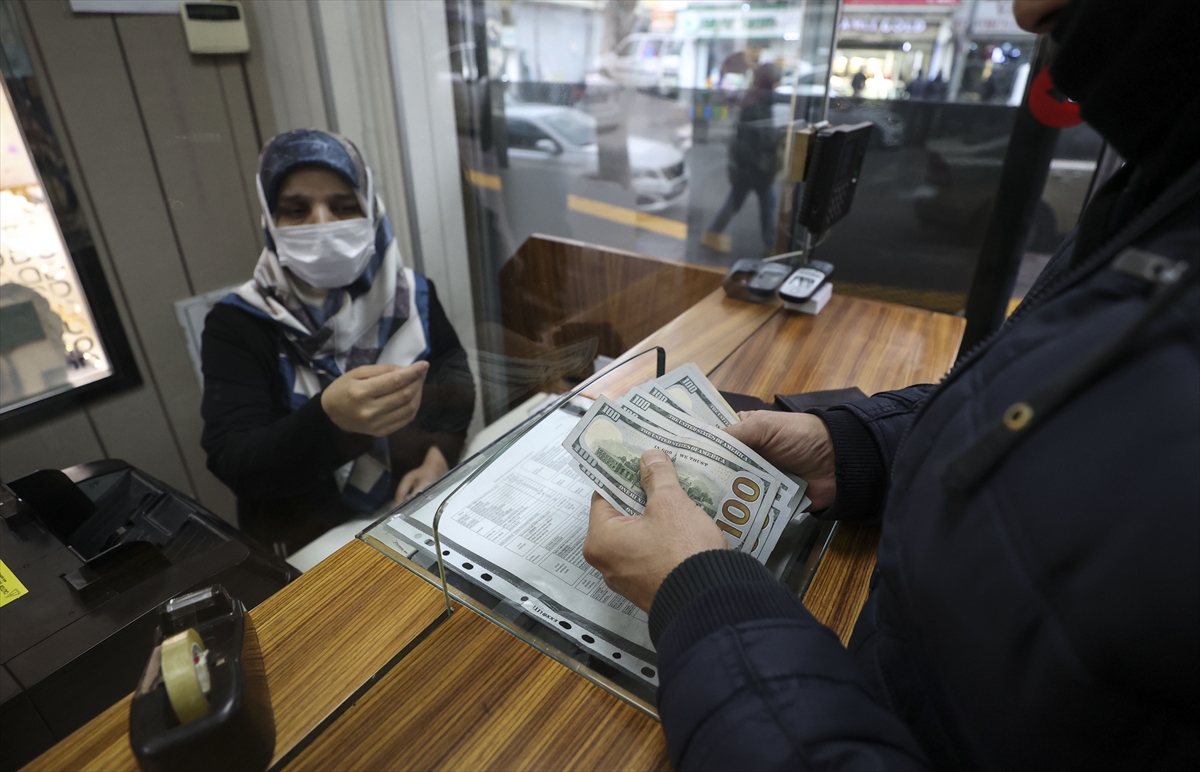 Döviz bürolarında hareketlilik