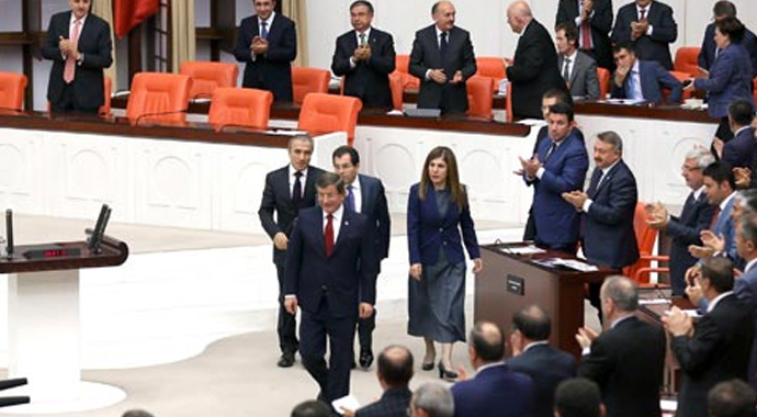Başbakan Davutoğlu'ndan dikkat çeken hareket