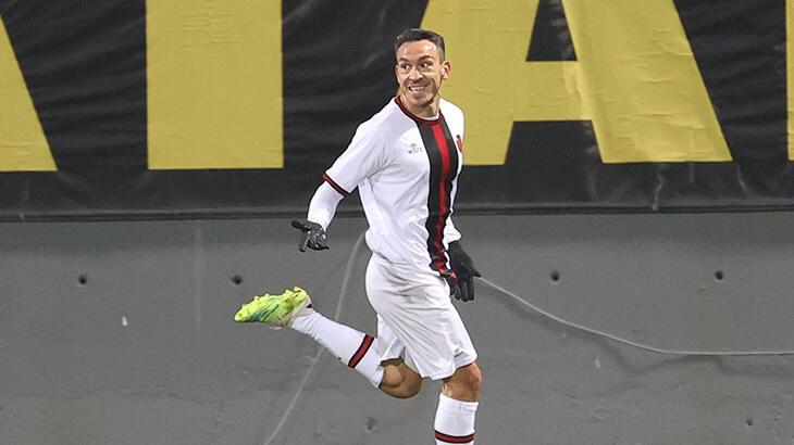 Bir zamanlar PSG’nin yıldızıydı! Mevlüt Erdinç Iğdır FK takımına transfer oluyor