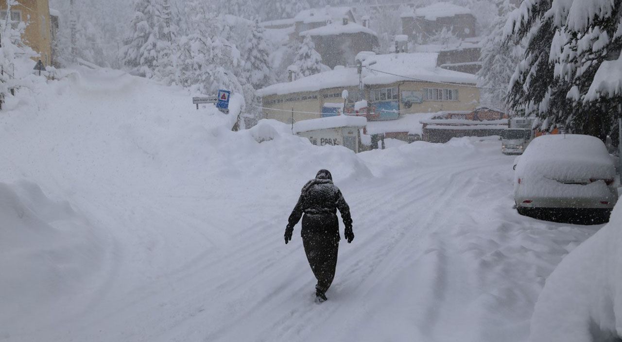 Kurak geçen yazın ardından bereketli kış: Kar kalınlığı 2 metreyi buldu