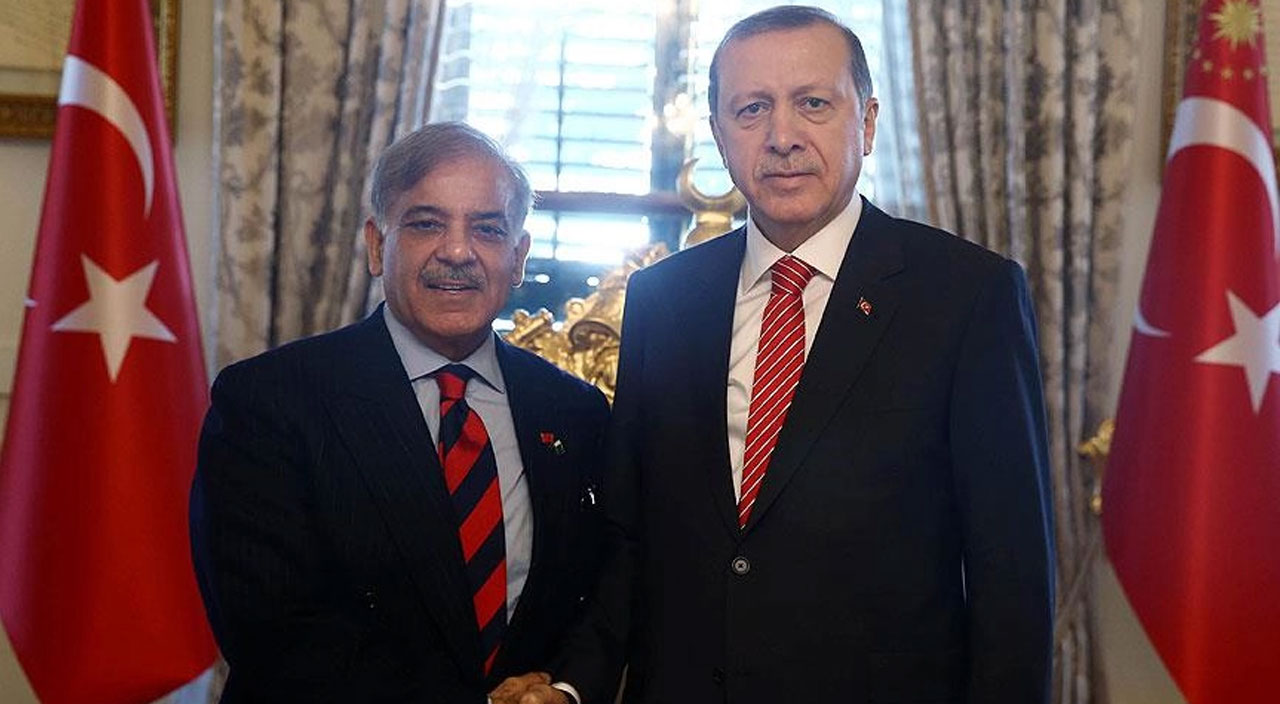 Pakistan’da görevden alınan İmran Han’ın yerine Şahbaz Şerif’in gelmesi bekleniyor