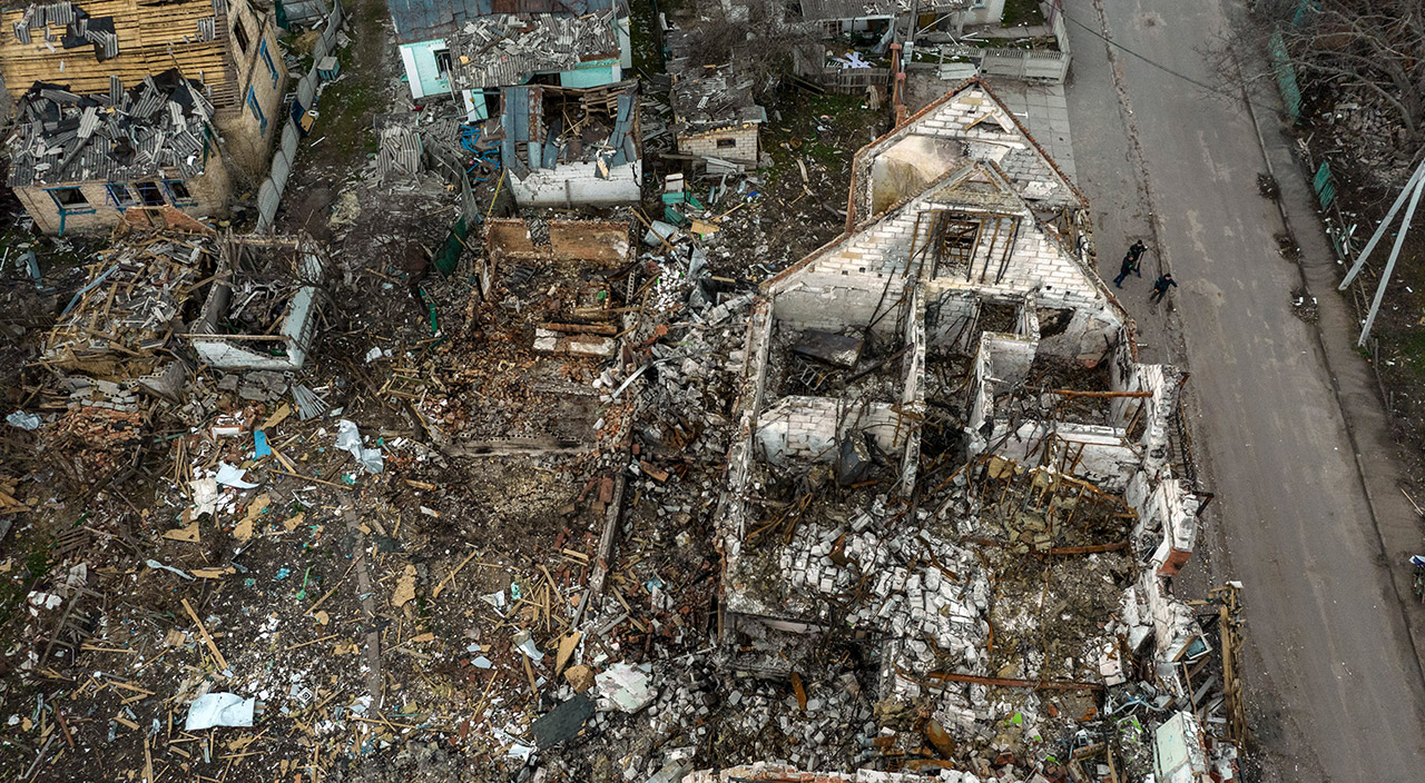 Makariv'den çekilen Rus ordusu geriye enkaz bıraktı