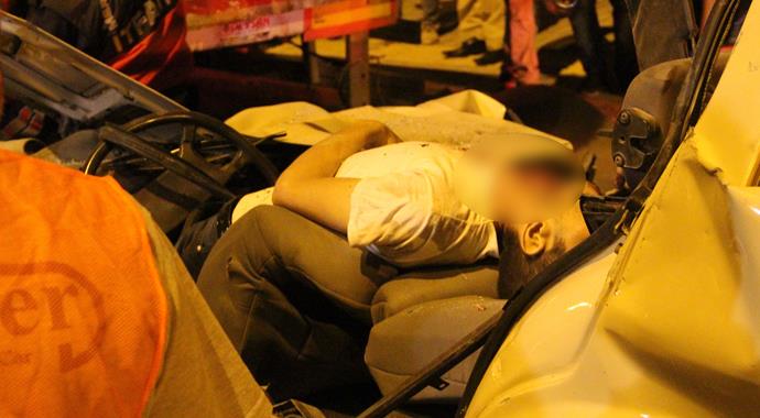 Mersin'de korkunç kaza:2 kişi öldü