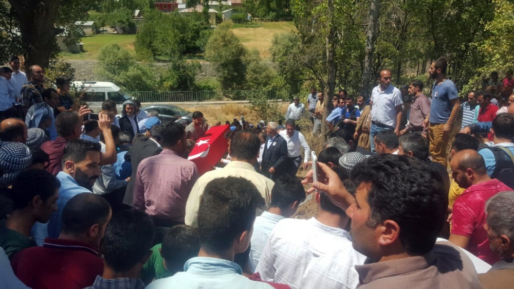 Teröristlerin öldürdüğü AK Partili başkan defnedildi