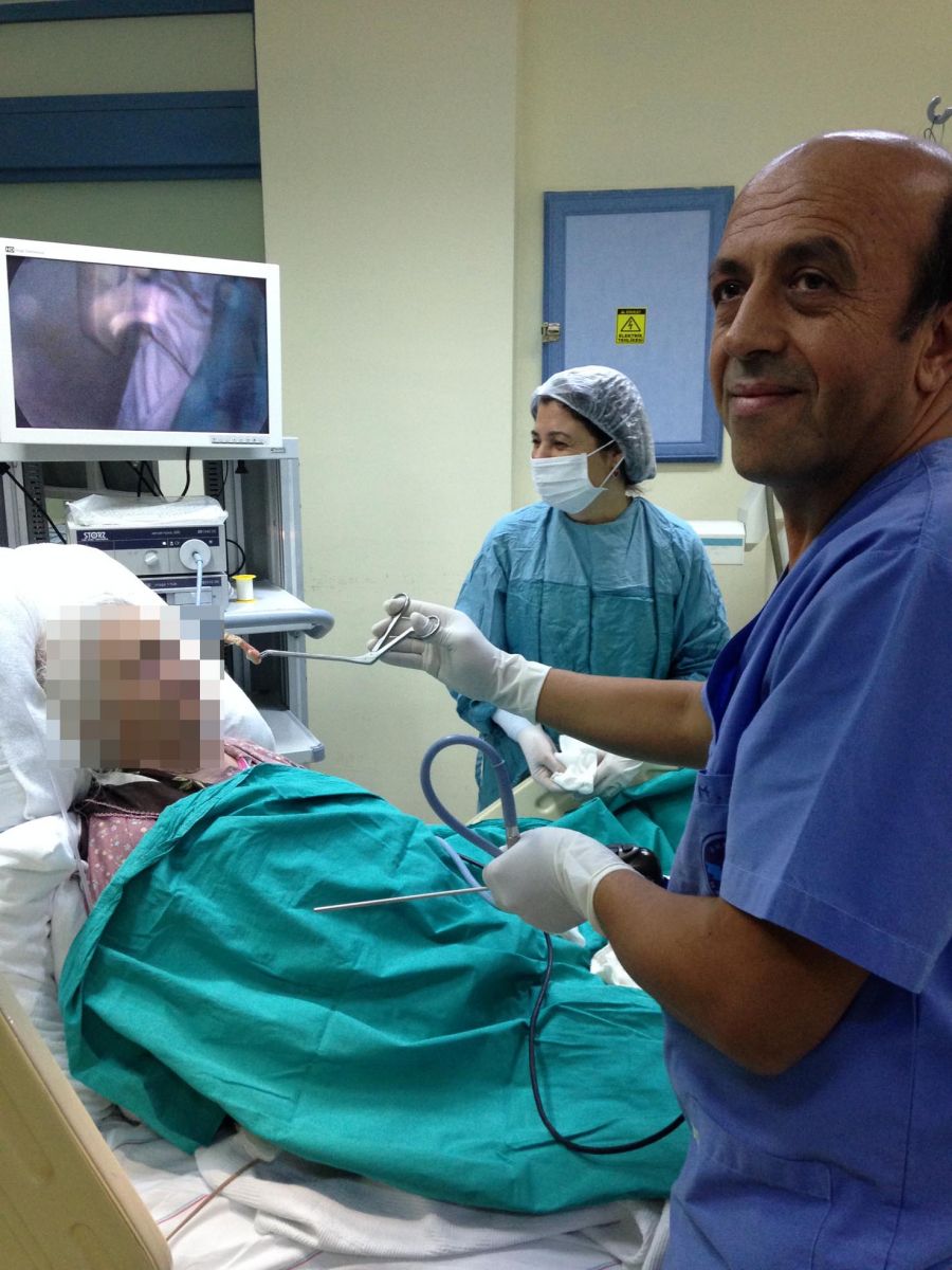 Uyurken boğazına diş protezi kaçtı