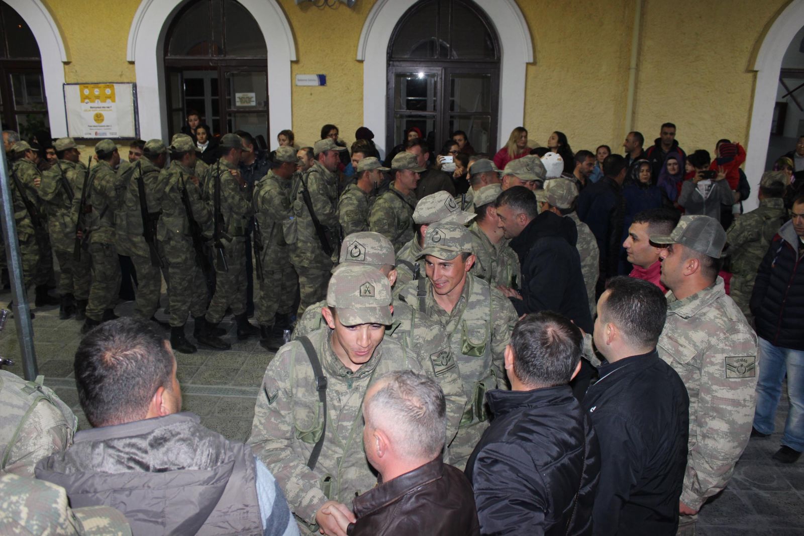 Çankırı'dan sınıra trenle asker sevkiyatı