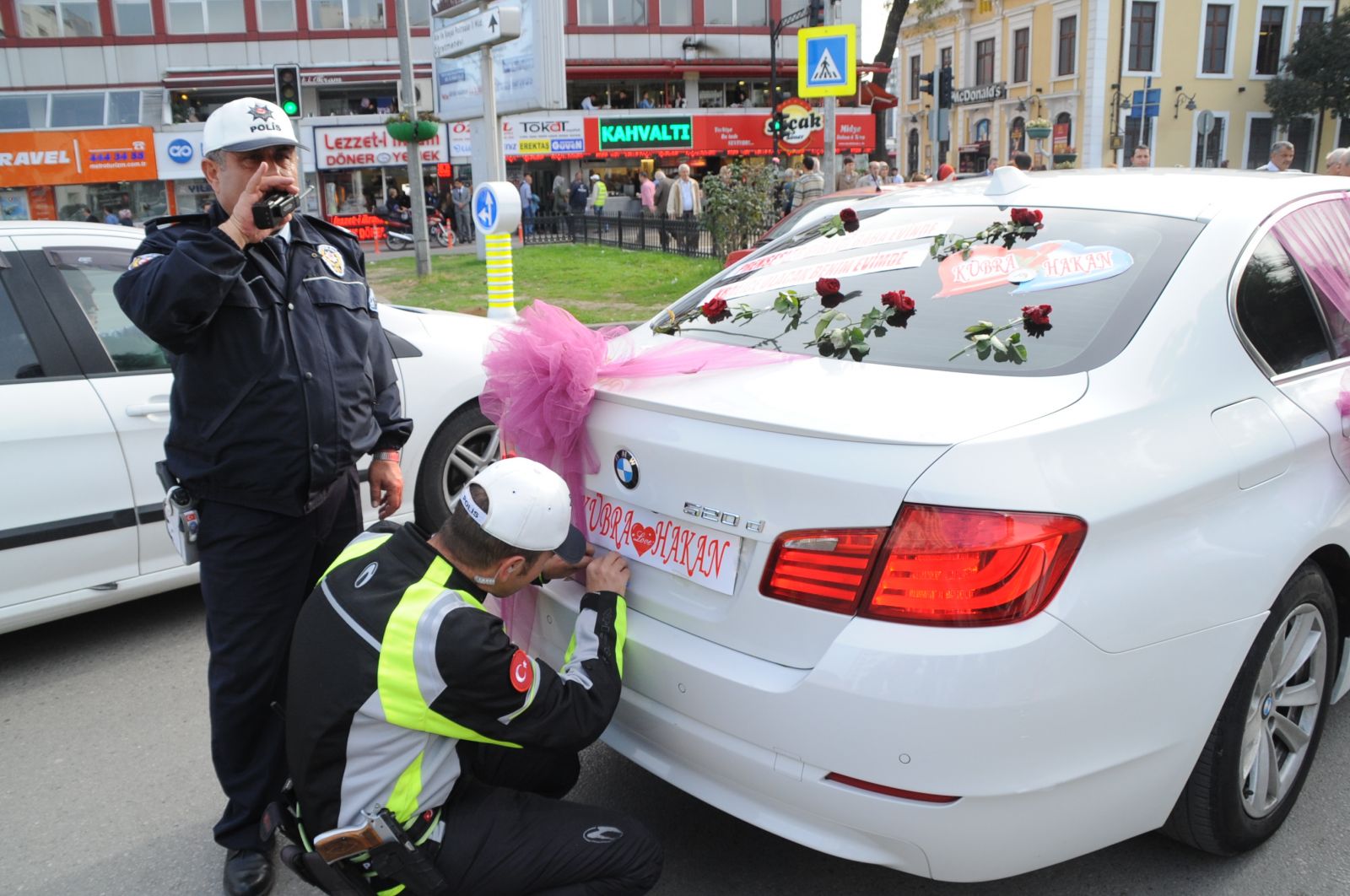 Gelin ve damat düğün günü hayatının şokunu yaşadı