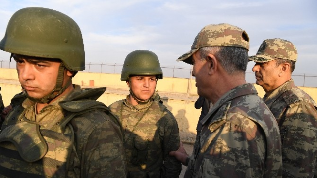 Komutanlar siperde! Hulusi Akar, Şırnak'ta böyle karşılandı