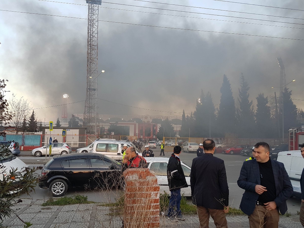 Lastik yangını maçı olumsuz etkiledi