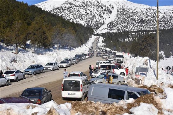 Adana'da kar yoğunluğu