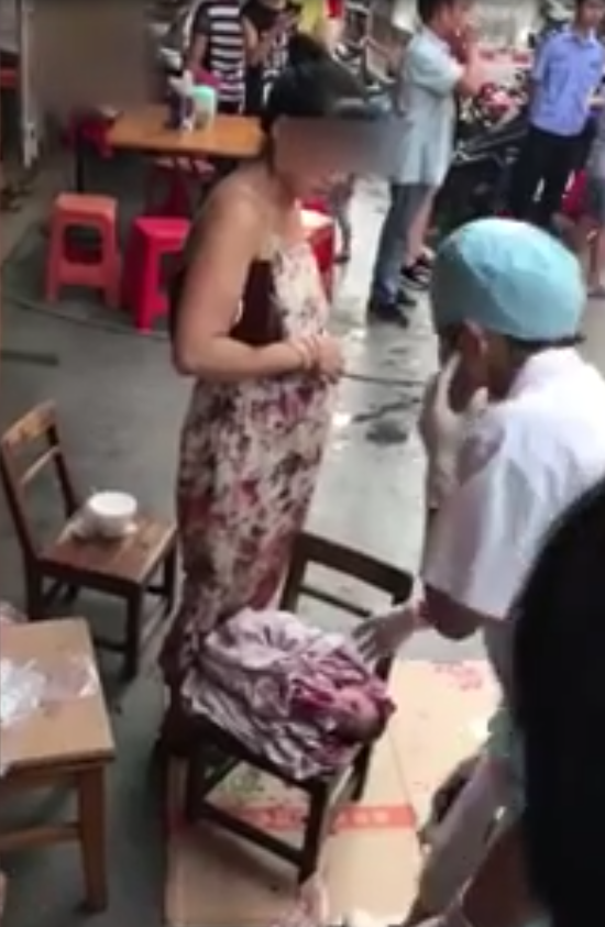 Çin'de akılalmaz olay! Yolda doğurup yoluna devam etti