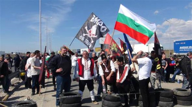 Bulgarlar, Türkler gelmesin diye yolları kesti