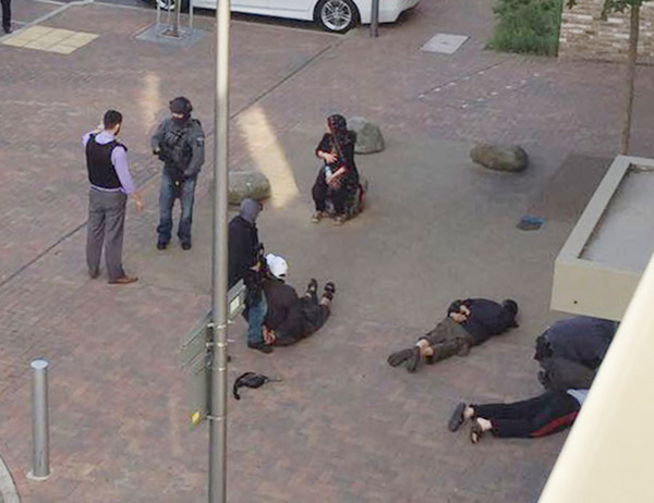 Londra'da yeni baskın ve gözaltılar