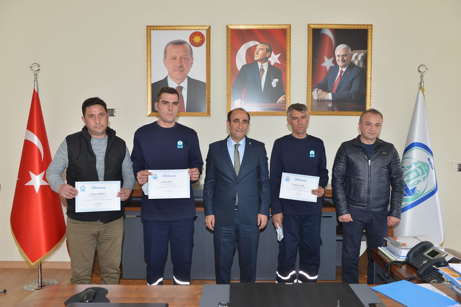 5 ton çöpün içinde 4 saat aradılar!