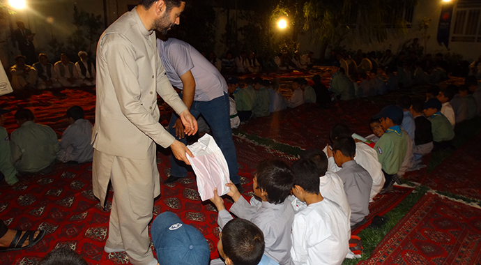 Yetimlere Türkiye şefkati