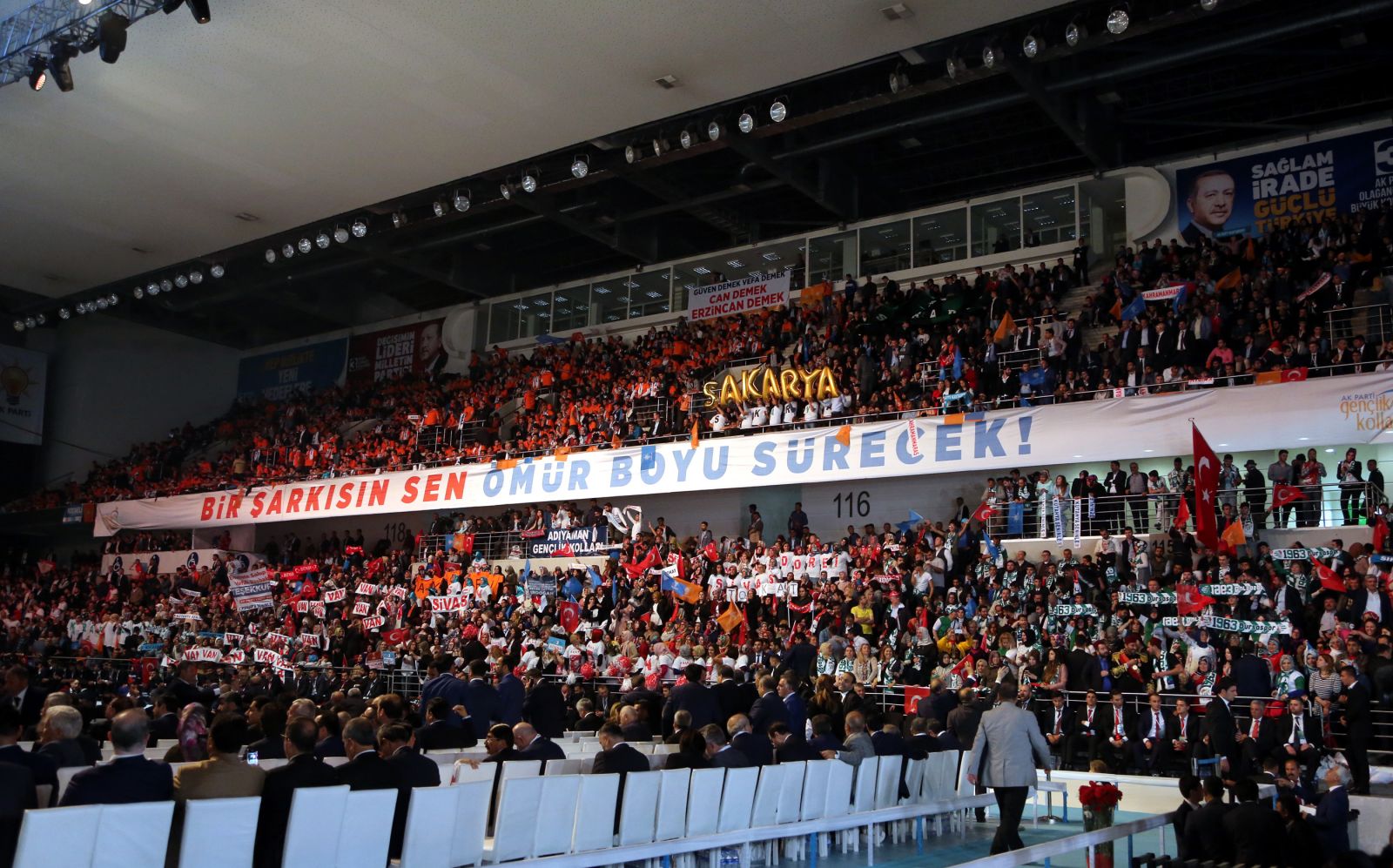 AK Parti kongresinde dikkat çeken slogan!