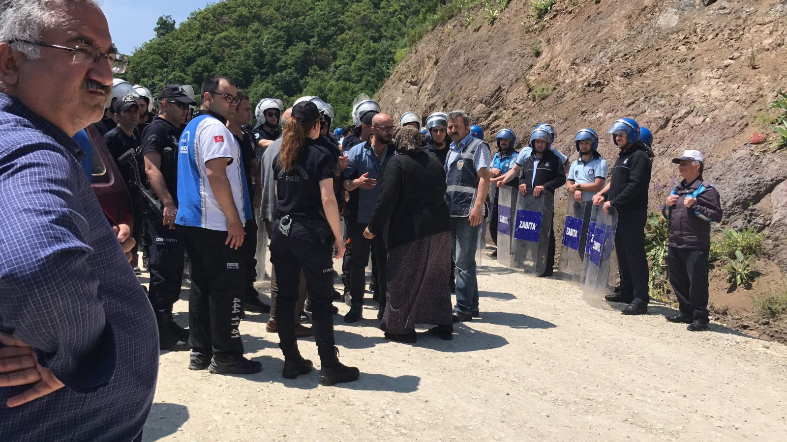 Yuvacık Barajı çevresindeki tesislerin yıkımında biber gazlı müdahale