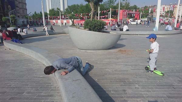 Taksim Gezi Parkı’nda ibretlik görüntü