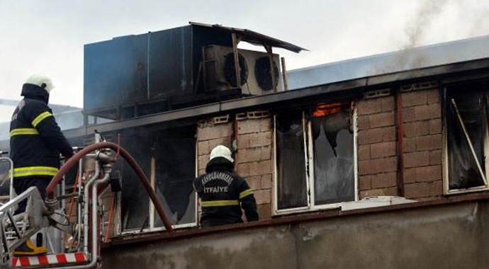 Ekmek tekneleri kül oldu