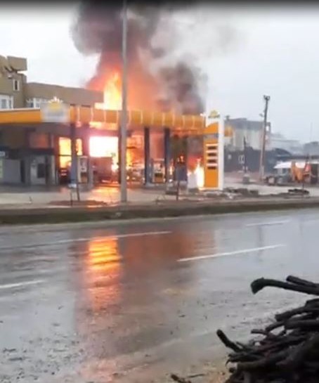 Şanlıurfa'da akaryakıt istasyonunda patlama